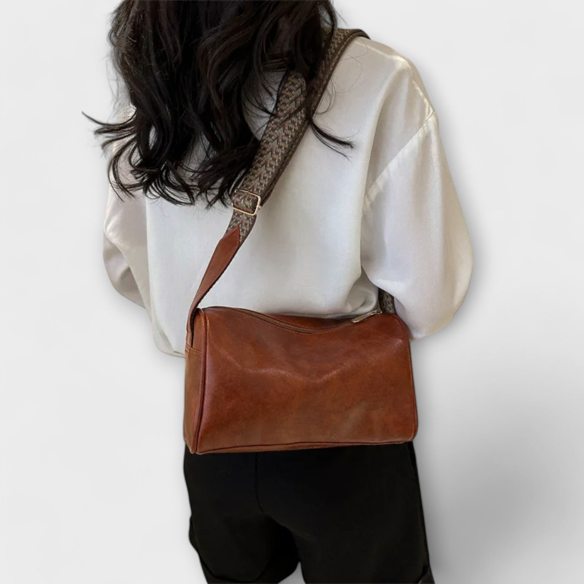 Valeria Vintage Crossbody Bag